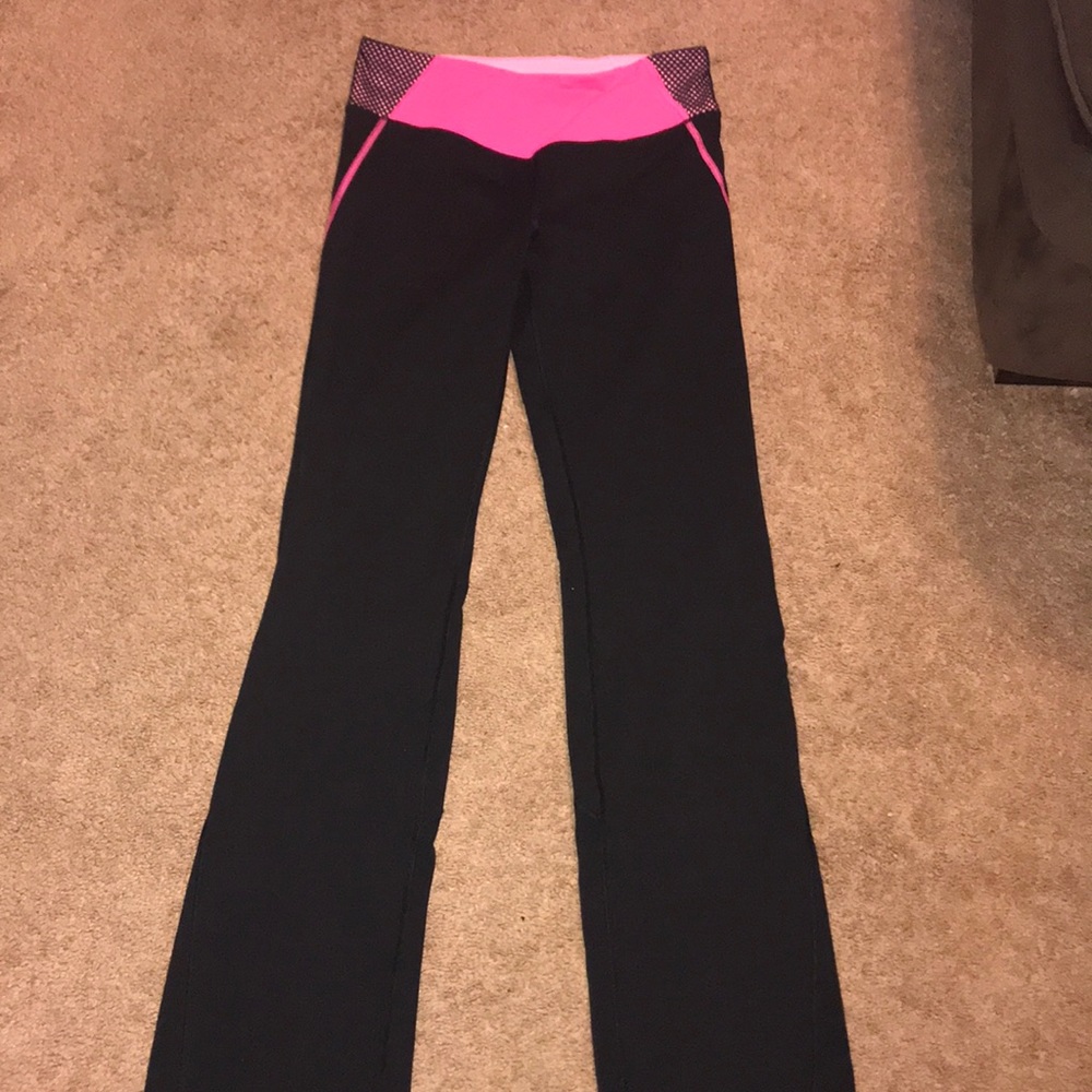 Victoria’s Secret VSX sport yoga pants